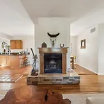 Lazy H Bar Desert Outpost Ranch House With Pool And Hot Tub