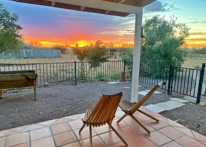 Lazy H Bar Desert Outpost Ranch House With Pool And Hot Tub