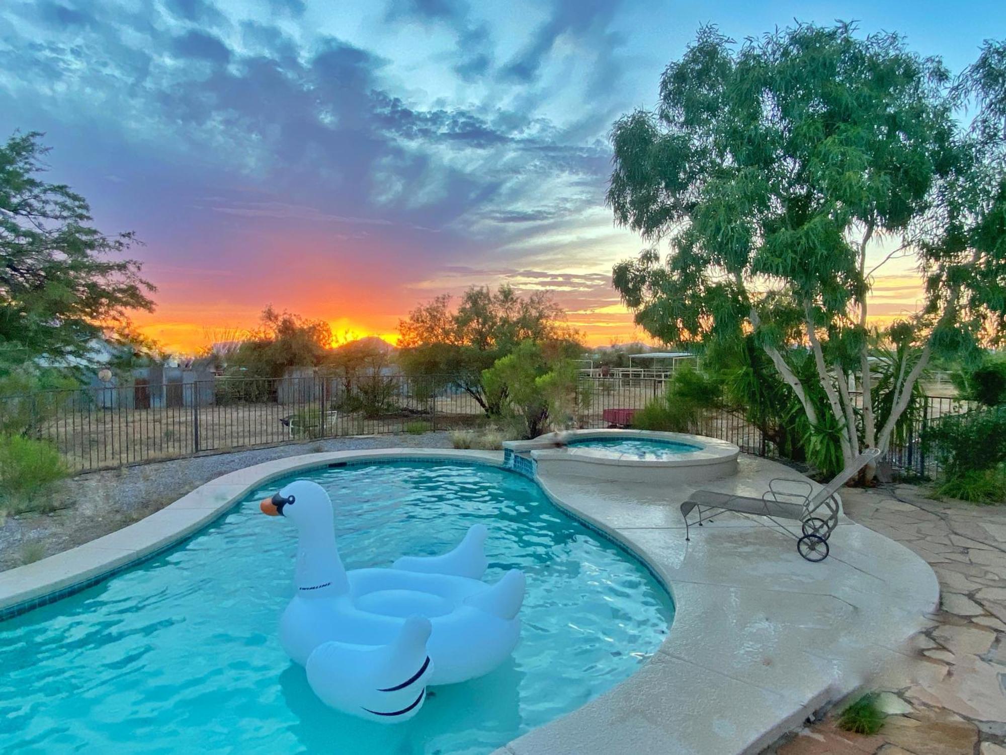 Lazy H Bar Desert Outpost Ranch House With Pool And Hot Tub Сasa de vacaciones