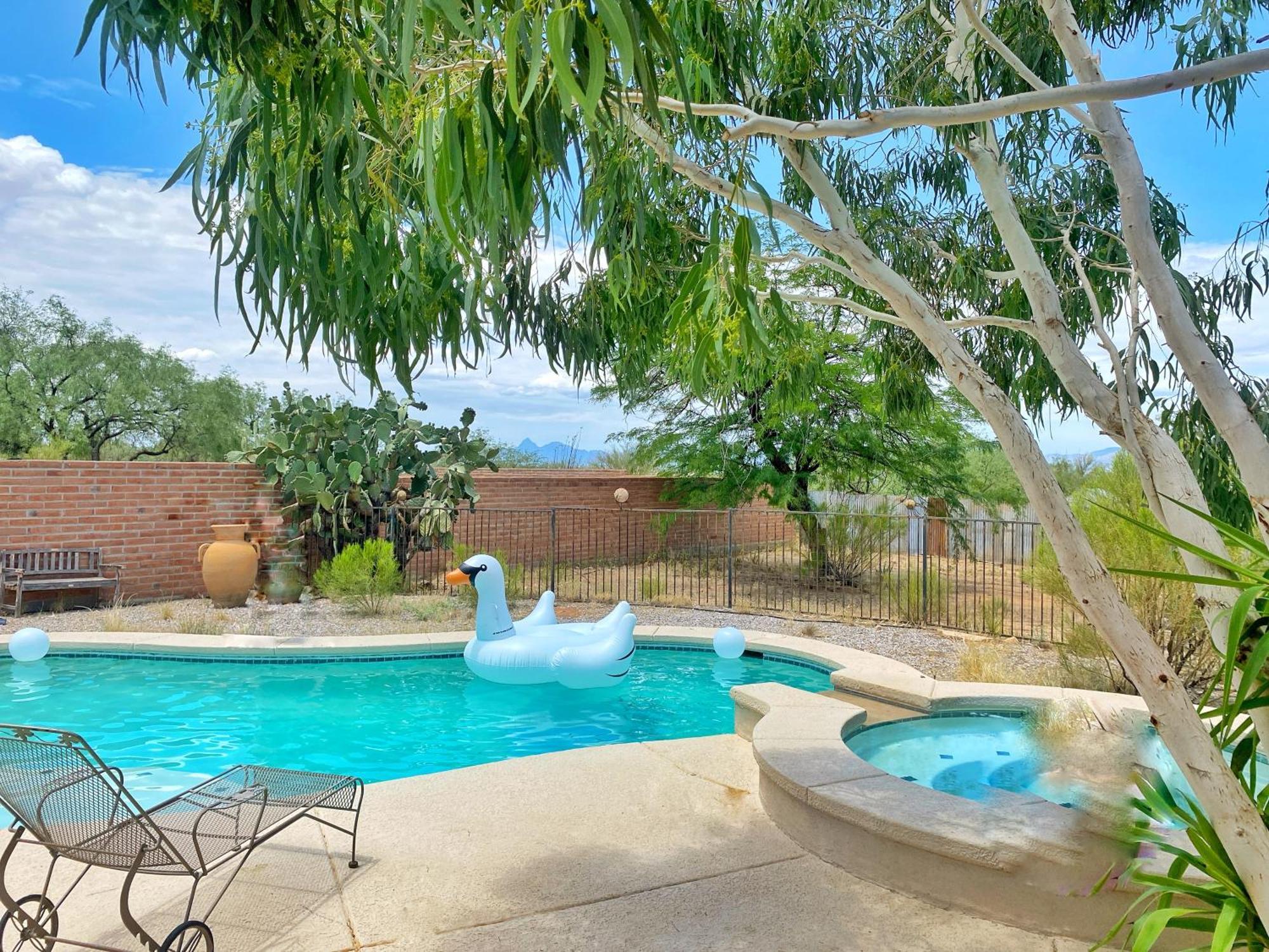 Сasa de vacaciones Lazy H Bar Desert Outpost Ranch House With Pool And Hot Tub *
